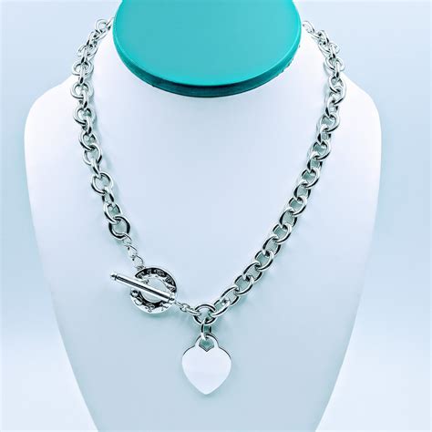Men’s Necklaces & Pendants. Our necklaces for men feature essential chains, I.D. tags that can be custom engraved and pendants in sleek shapes that are classic and easy to wear. Add an edge to your style with Tiffany men’s necklaces. Home. Designer Jewelry.
